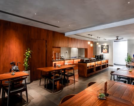 Triple E Hotel